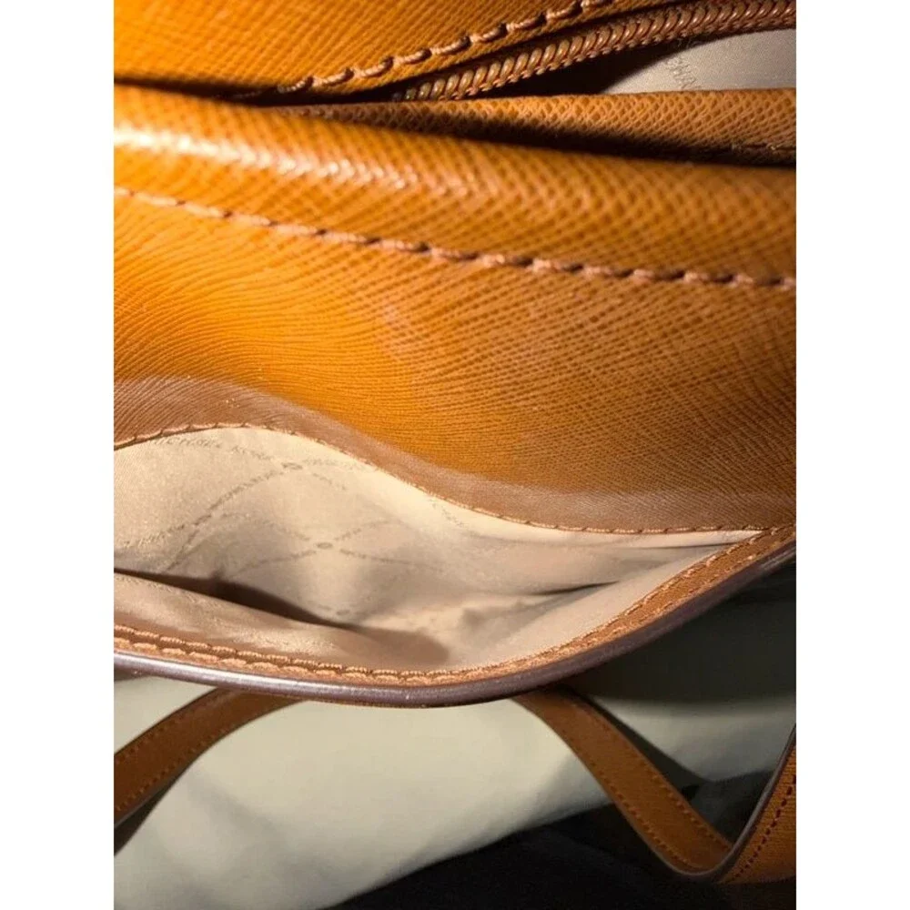 Michael Kors Jet Set Large Saffiano Leather Tote Bag - Luggage Tan